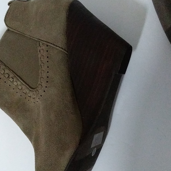 REPORT FOOTWEAR- Guire Wedge Bootie - Picture 6 of 7